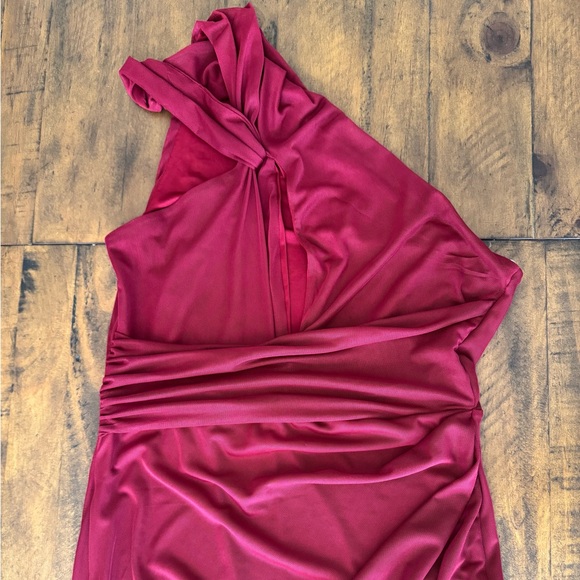 Elegant Burgundy Halter Dress - Picture 4 of 9